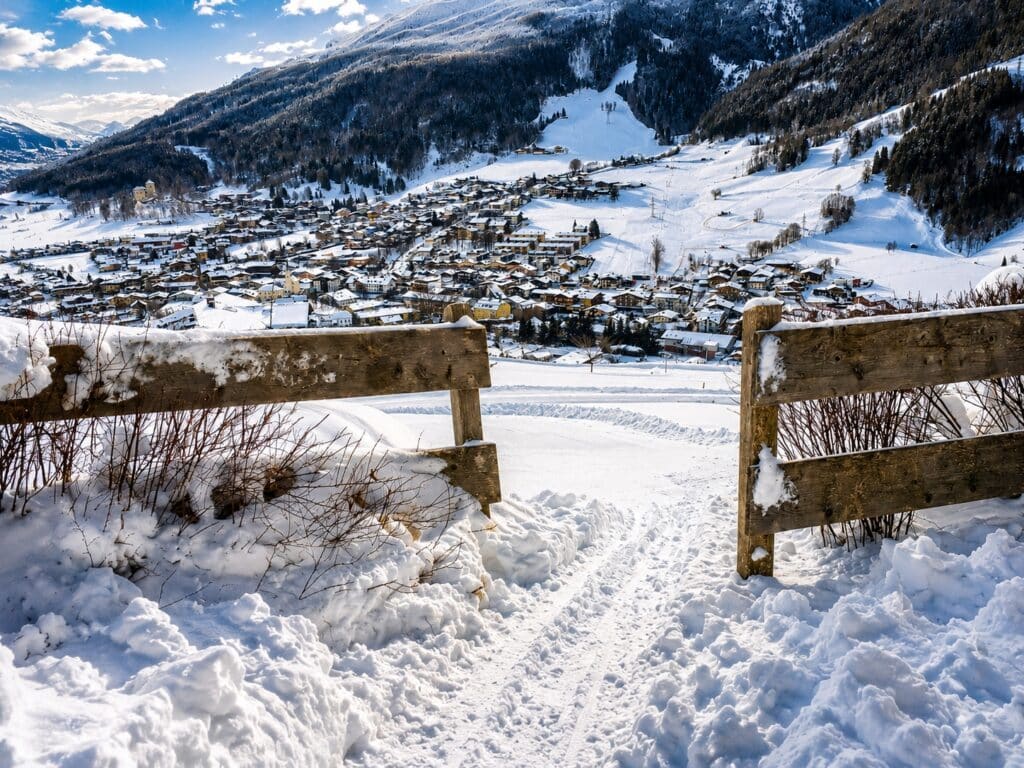 Direct ski-out access from Chalet an der Piste to the slopes above Kaprun