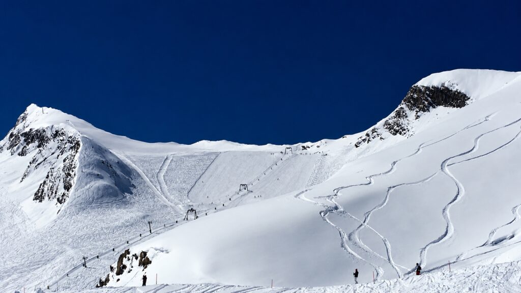 Kitzsteinhorn Glacier connects directly to the Maiskogel Kaprun