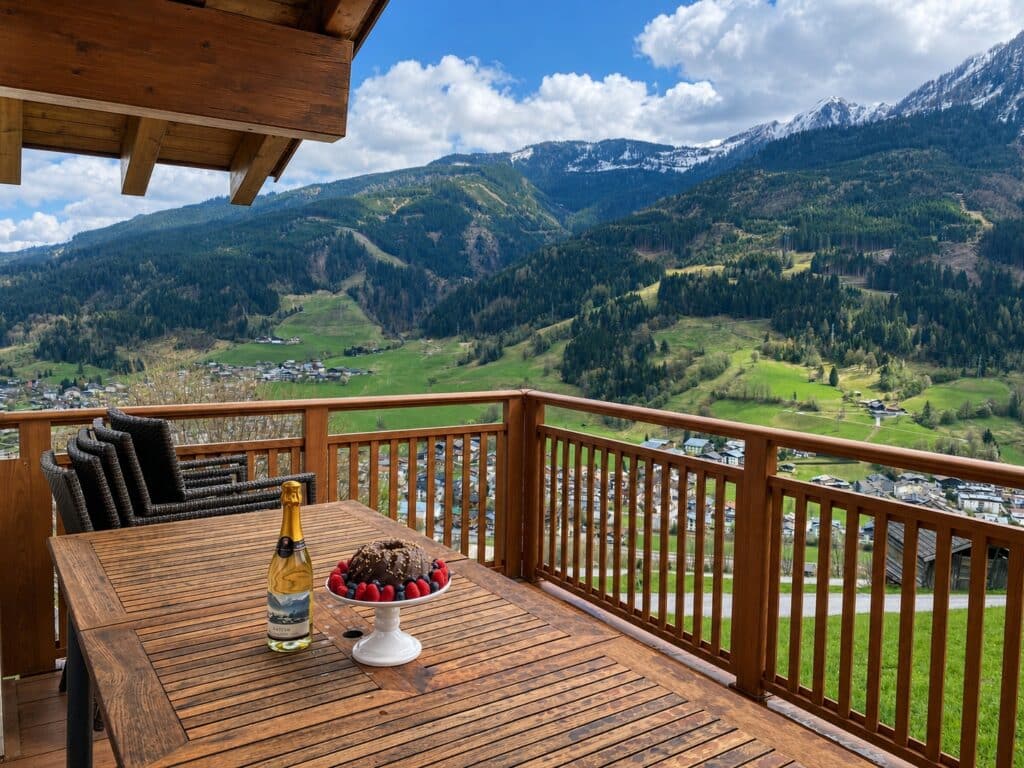 Spring view Penthouse Chalet an der Piste