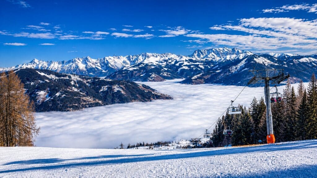 Winter view top of Maiskogel Kaprun
