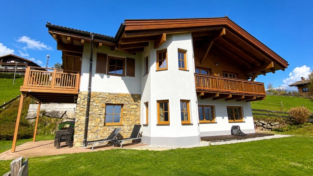 Chalet an der Piste front view